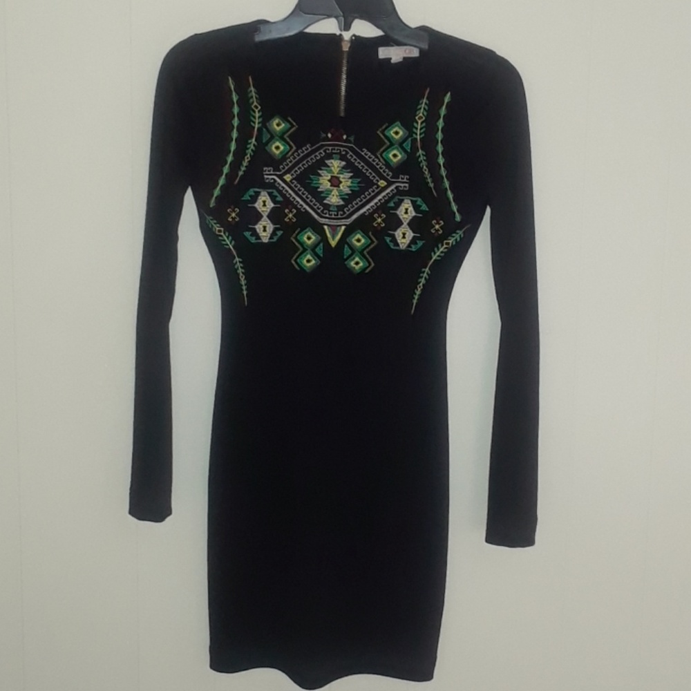 XS long sleeve dress with embroidered design